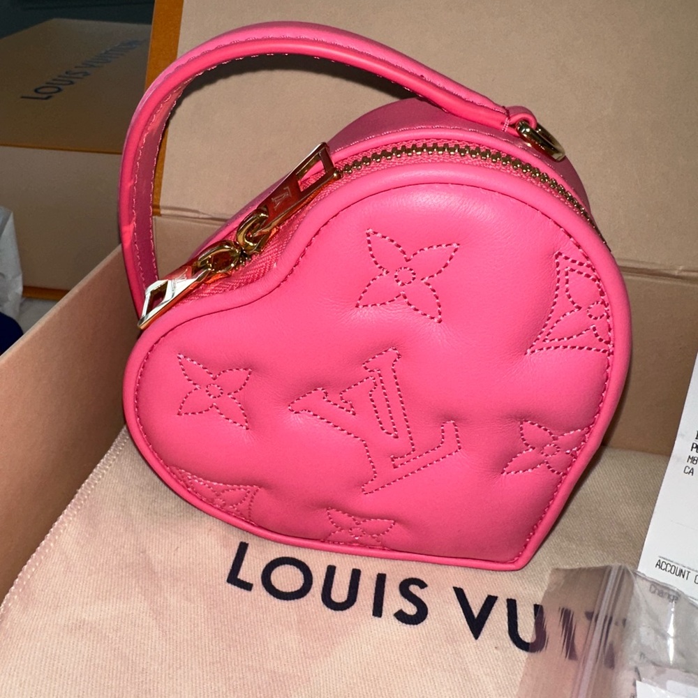 Louis Vuitton Pop My Heart Pouch Dragon Fruit Pink - Picture 3 of 13